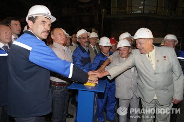 В. Путин посетил ОАО Челябинский металлургический комбинат