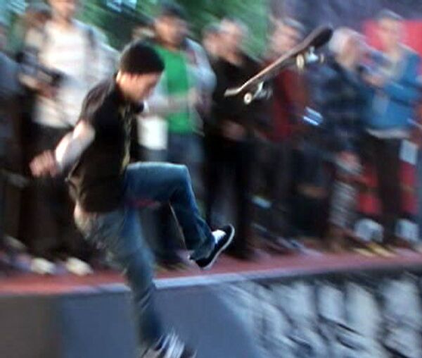 Виртуозы скейтбординга показали свое мастерство на Воробьевых горах