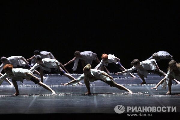 Прогон балета А дальше - тысячелетие покоя хореографа Анжелена Прельжокажа в Большом театре