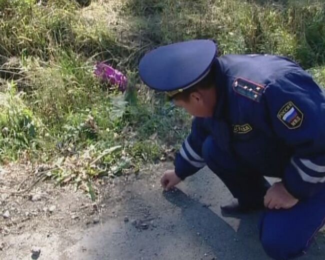 Автомобиль сбил женщину на автодороге, ведущей от города Арамиль к аэропорту Уктус