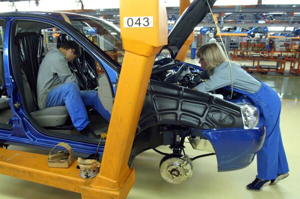 АвтоВАЗ увеличил план производства на 2011 год - Ведомости