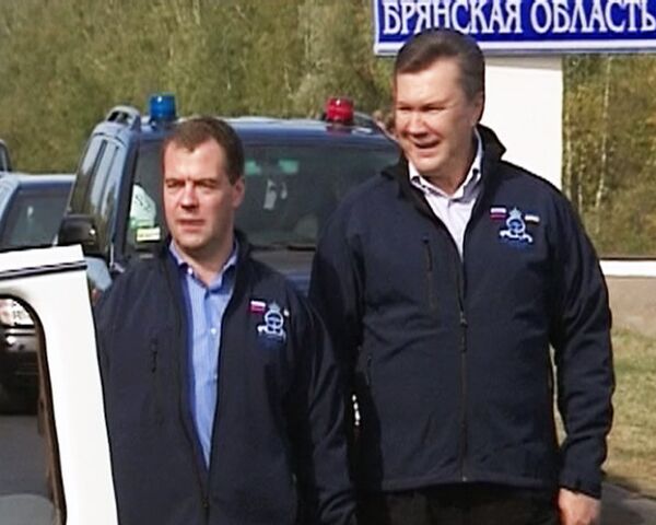 Медведев и Янукович укрепили дружбу народов автопробегом