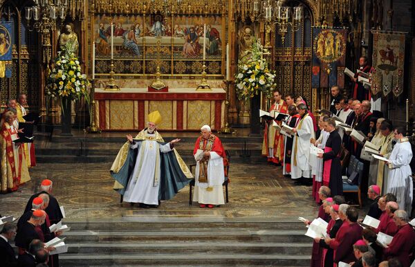 Папа Римский Бенедикт XVI и Архиепископ Кентерберийский Роуэн Уильямс во время визита главы Римско-католической церкви в Великобританию