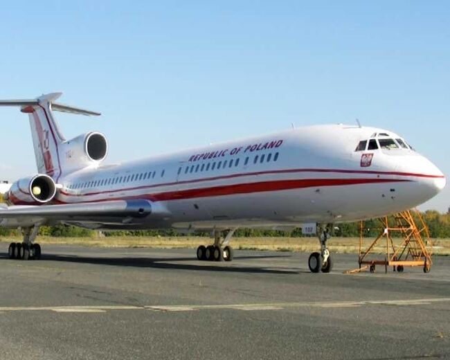 Отремонтированный близнец самолета Качиньского передан Польше 