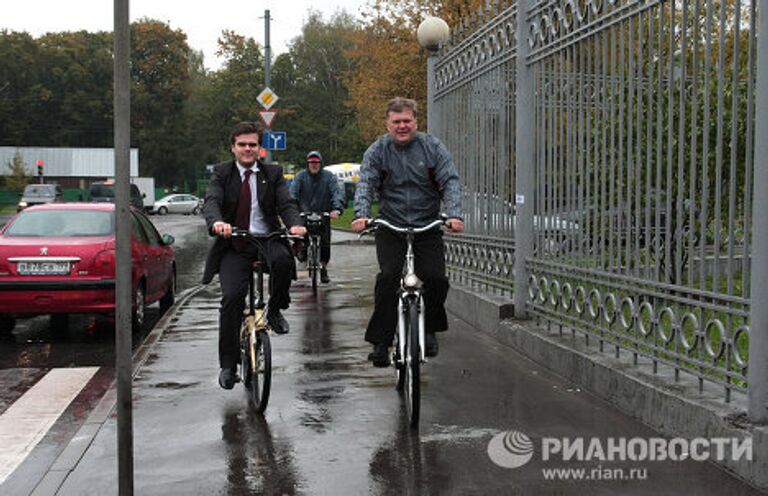 Российские чиновники в столичной подземке и на улицах города