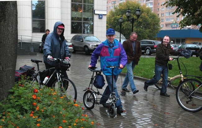 Чиновники пересели с автомобилей на велосипеды