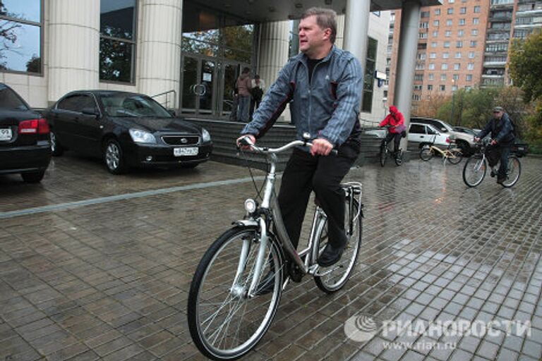 Российские чиновники в столичной подземке и на улицах города