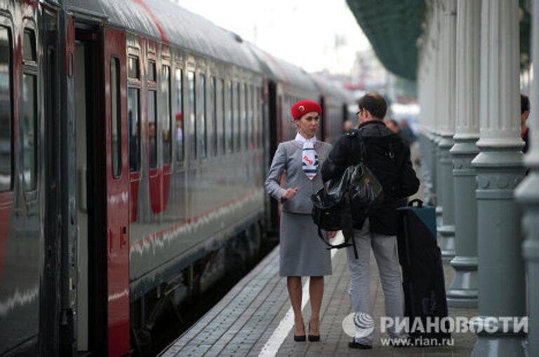 Отправление первого поезда РЖД Москва - Ницца в Белорусского вокзала