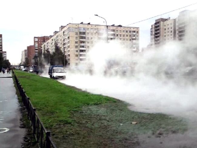 Прорыв трубы в Петербурге