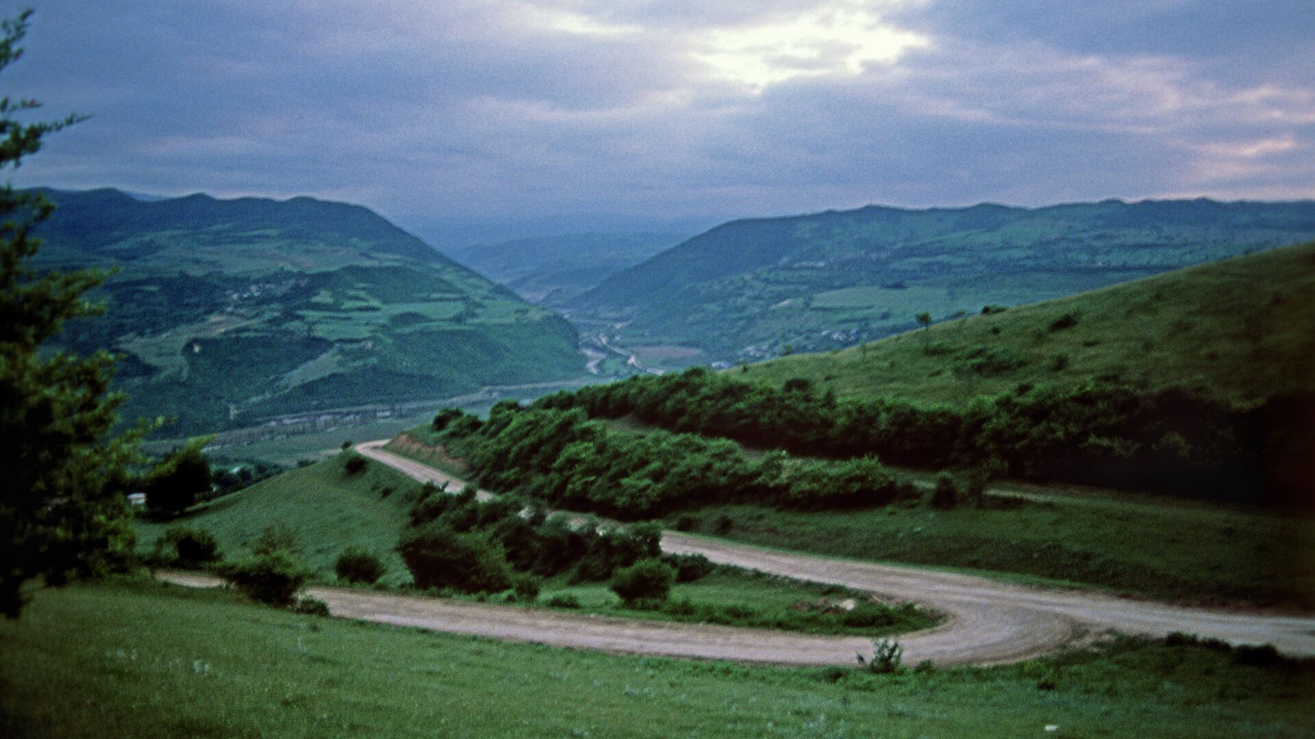 Трасса в горах Дагестана - РИА Новости, 1920, 14.06.2022