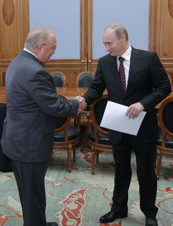 Премьер-министр РФ Владимир Путин провел рабочую встречу с Виктором Садовничим в Доме правительства РФ