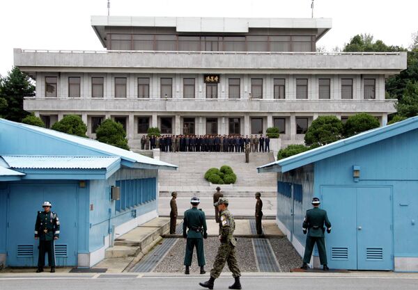 Военные переговоры между Северной и Южной Кореями в переговорном пункте Пханмунджом