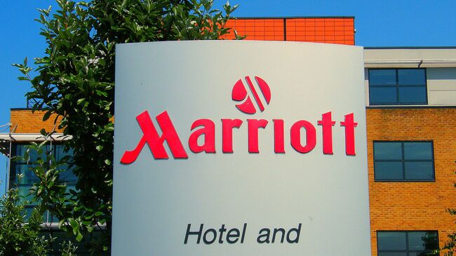 Вывеска отеля Marriott London-Heathrow International Airport. Архив