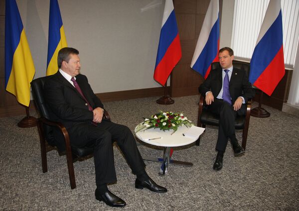 Президент РФ Д.Медведев и президент Украины В.Янукович в Геленджике