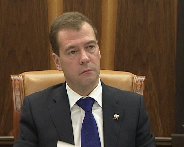 Медведев обсудил с учителями их имидж на примере скандального сериала