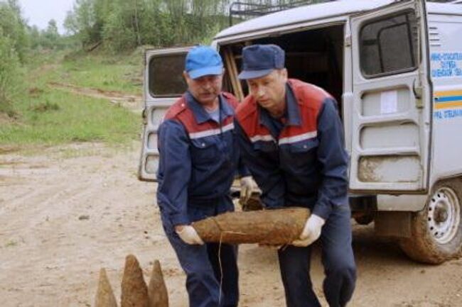 Смоленские спасатели обезвредили за сутки почти 80 боеприпасов времен войны