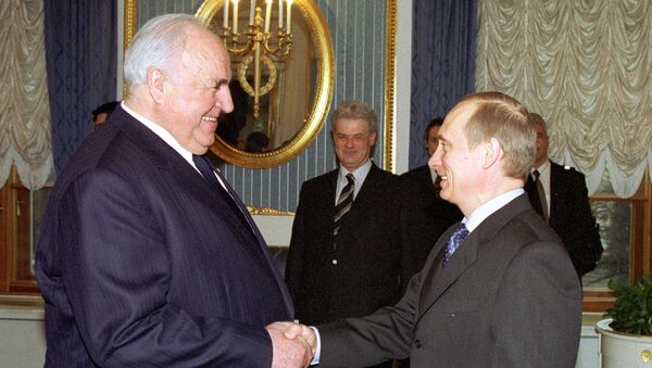 Владимир Путин и Гельмут Коль. Архивное фото