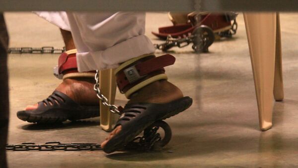 Кандалы в тюрьме Гуантанамо, архивное фото