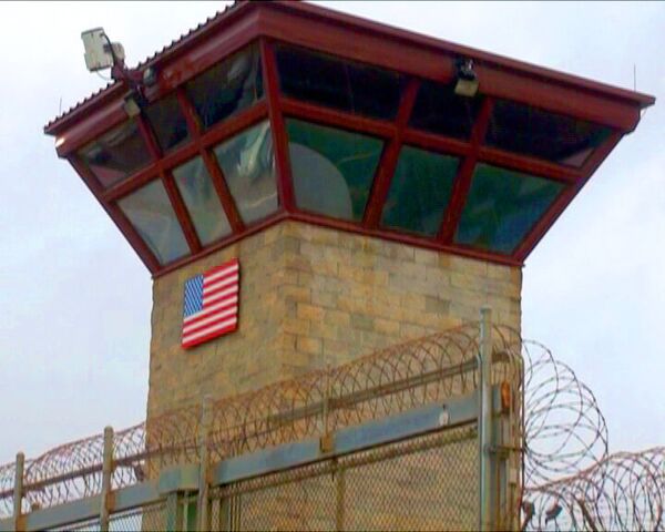 Узники Гуантанамо читают Донцову и сами выбирают, чем питаться