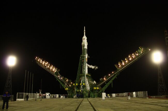 Запуск космического корабля Союз ТМА-М с российско-американским экипажем на борту