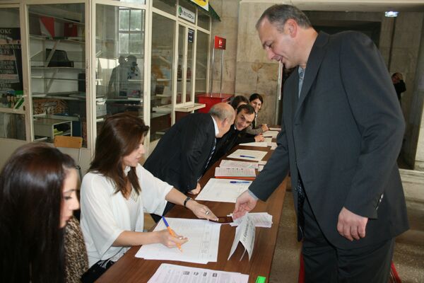 Президент Дагестан Магомедсалам Магомедов голосует на выборах