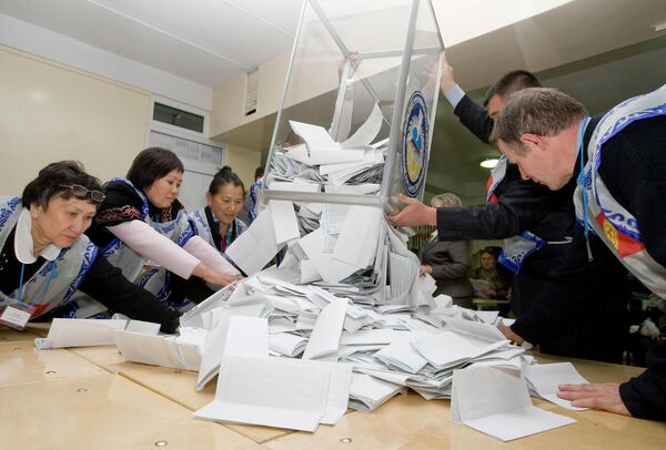 Подсчет голосов на выборах в Киргизии