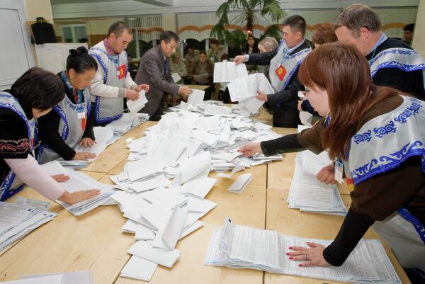 Подсчет голосов после выборов в Киргизии