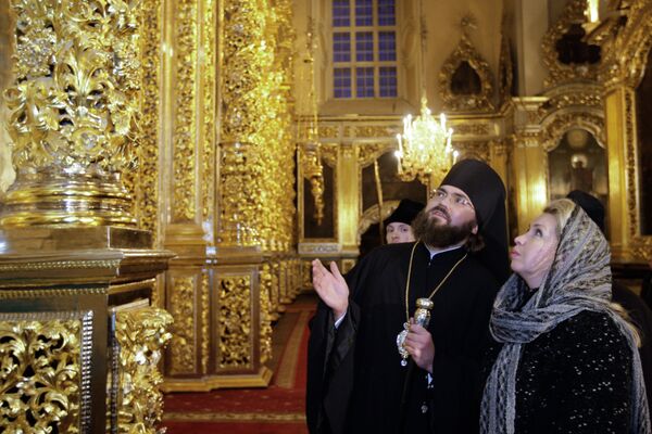 Светлана Медведева посетила Успенский кафедральный собор в Смоленске