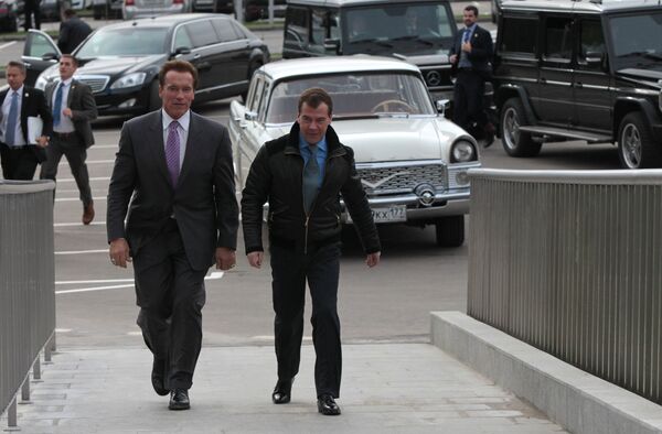 Встреча президента РФ Дмитрия Медведева и губернатора Калифорнии Арнольда Шварценеггера в Сколково