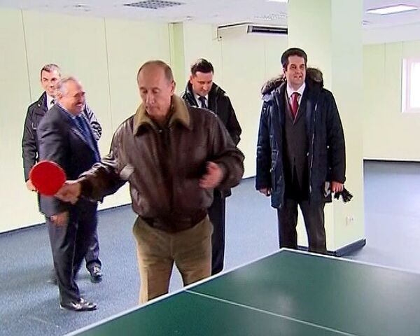 Путин сыграл в пинг-понг за Полярным кругом