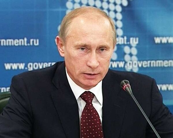 Путин велел газовикам снижать издержки и не наживаться на населении