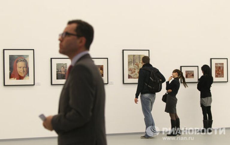 Выставка движения Fluxus в новом здании Московского дома фотографии