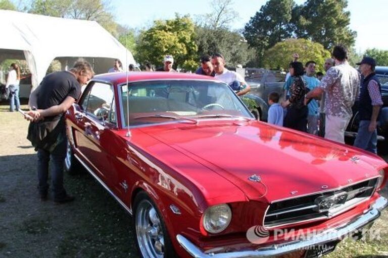 Автомобиль Ford Mustang (1968), представленный на континентальной выставке ретро-автомобилей Автоклассика-2010 в Аргентине.