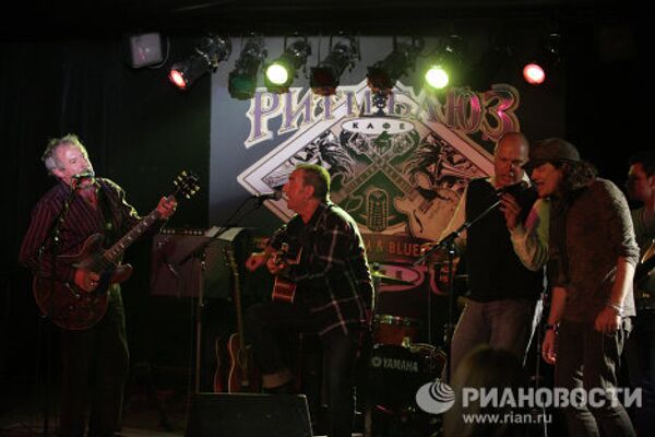 Выступление российских рок-музыкантов