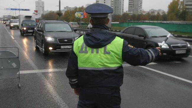 Проверка уровня тонирования стекол автомобилей в Москве