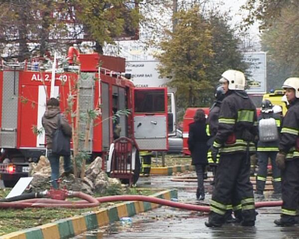 Возгорание в московской многоэтажке тушили 39 пожарных расчетов