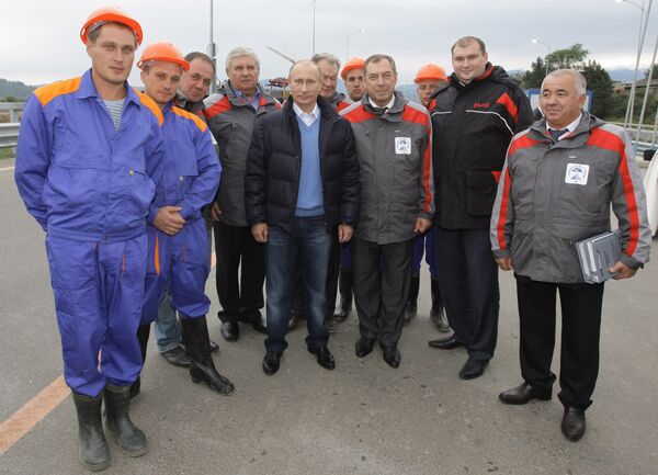 Премьер-министр РФ Владимир Путин ознакомился со строительством дороги Адлер – Красная Поляна