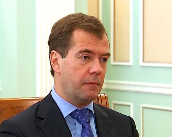 Медведев дал день на решение по компенсациям семьям погибших на Кубани