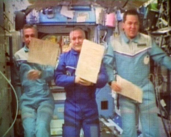 Переписчики добрались до космонавтов на орбите