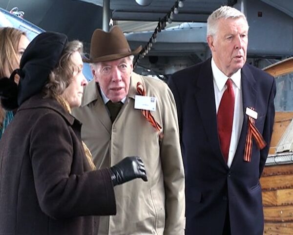 Принц Филипп встретился с российскими ветеранами на борту Белфаста 