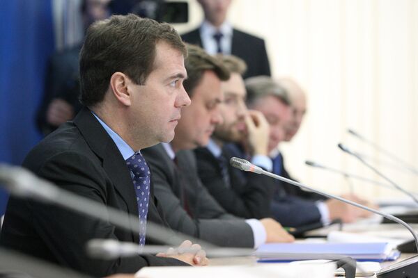 Президент России Дмитрий Медведев на совещании по вопросам обеспечения лекарствами пожилых граждан-льготников