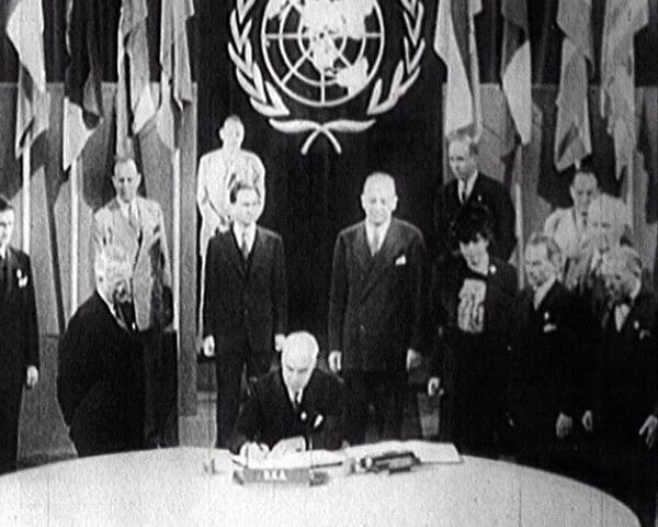 Устав ООН подписали представители 50 государств. 1945 год