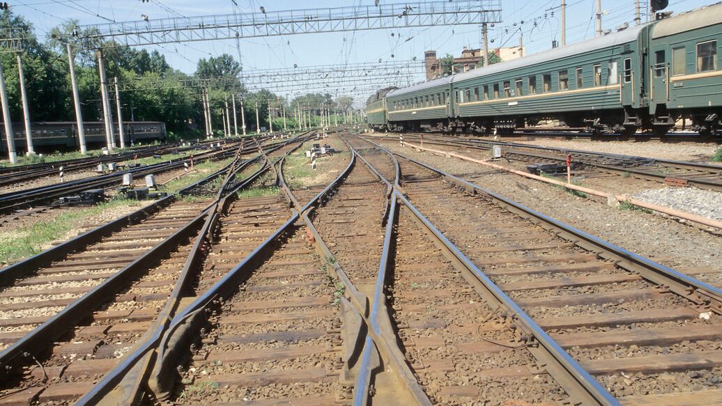 © РИА Новости / Игорь МихалевПерейти в медиабанк<br>Железнодорожные пути . Архивное фото
