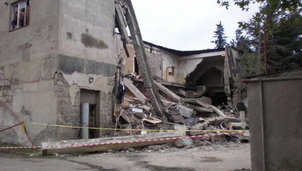 Обрушение здания в поселении для незрячих в Тбилиси