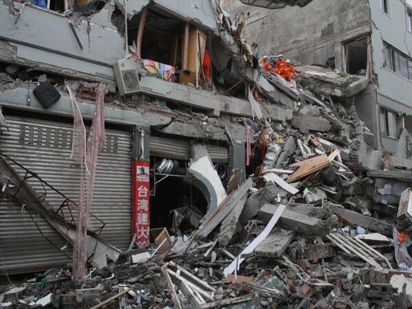 12 школьников были ранены во время землетрясения в Китае
