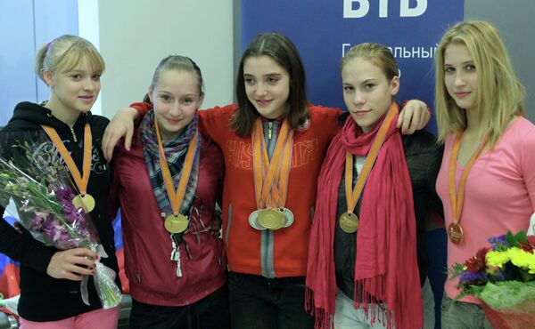 Возвращение сборной России по спортивной гимнастике с чемпионата мира в Роттердаме