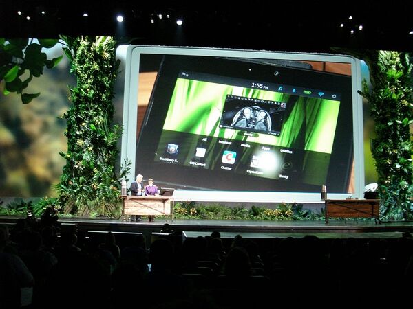 Компания RIM продемонстрировала работу планшетного компьютера Playbook на конференции Adobe MAX 2010