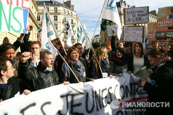 Новые выступления французской молодежи против пенсионной реформы