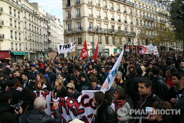 Новые выступления французской молодежи против пенсионной реформы