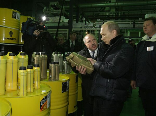 Премьер-министр РФ Владимир Путин посетил ОАО Новокуйбышевский завод масел и присадок